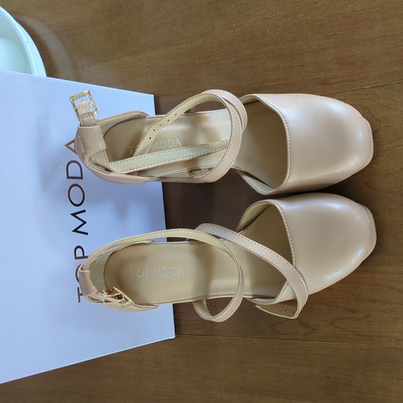 Shoe - Picture 3 of 4